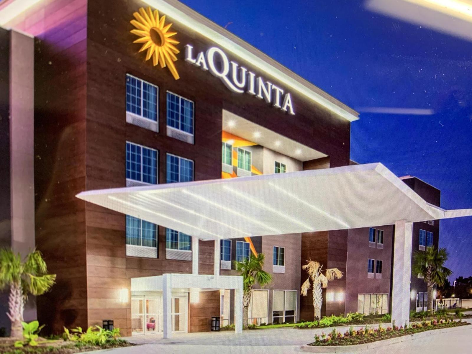 La Quinta Inn & Suites by Wyndham Baton Rouge - Port Allen