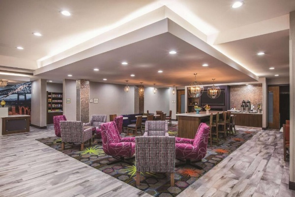La Quinta Inn & Suites by Wyndham Baton Rouge - Port Allen image 13