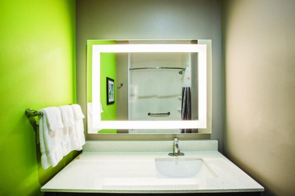 La Quinta Inn & Suites by Wyndham Baton Rouge - Port Allen image 14