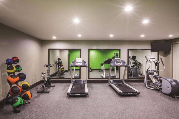 La Quinta Inn & Suites by Wyndham Baton Rouge - Port Allen image 7